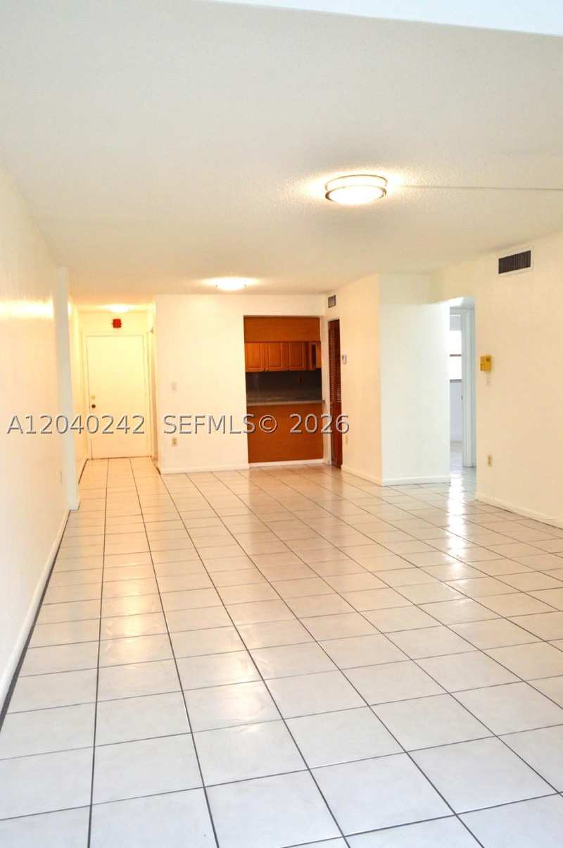 2 bedroom Condominium at 1910 W 56th St 3312, Palm-West Gardens Condo, Hialeah — photo 1