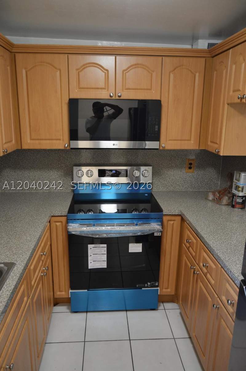 2 bedroom Condominium at 1910 W 56th St 3312, Palm-West Gardens Condo, Hialeah — photo 3