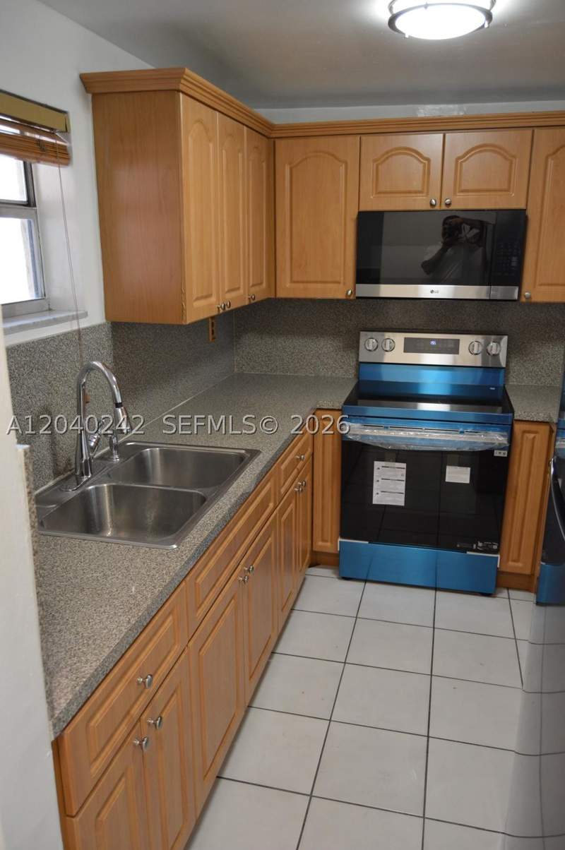 2 bedroom Condominium at 1910 W 56th St 3312, Palm-West Gardens Condo, Hialeah — photo 4