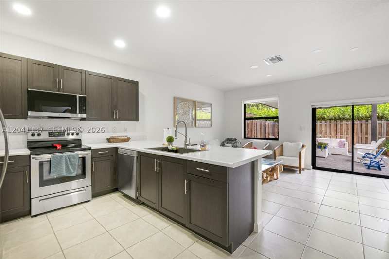 3 bedroom Townhouse at 28729 SW 132nd Ct, Pine Isle, Homestead — photo 1