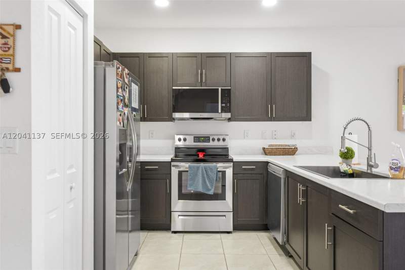 3 bedroom Townhouse at 28729 SW 132nd Ct, Pine Isle, Homestead — photo 5