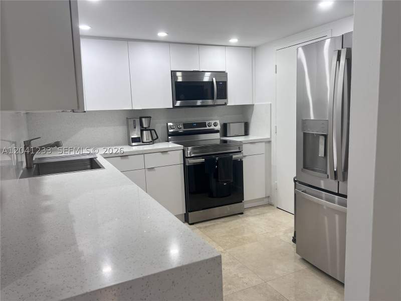 2 bedroom Condominium at 800 West Ave 635, South Bay Club Condo, Miami Beach — photo 3