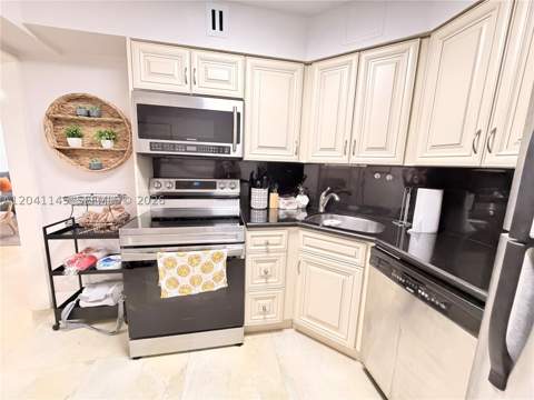 5225 Collins Ave 914, Miami Beach FL - photo 16 of 55