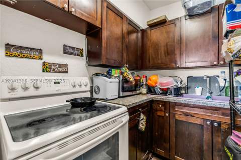 2910 NW 47th St, Miami FL - photo 11 of 24
