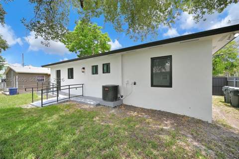 6039 SW 63rd Ter, South Miami FL - photo 6 of 38