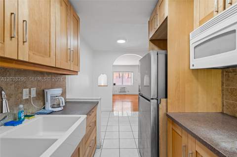 7840 Harding Ave 3, Miami Beach FL - photo 13 of 15