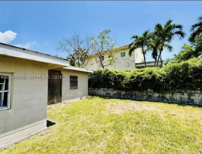 4 bedroom SingleFamilyResidence at 2616 NE 214th St, Biltmore Pk, Miami — photo 2