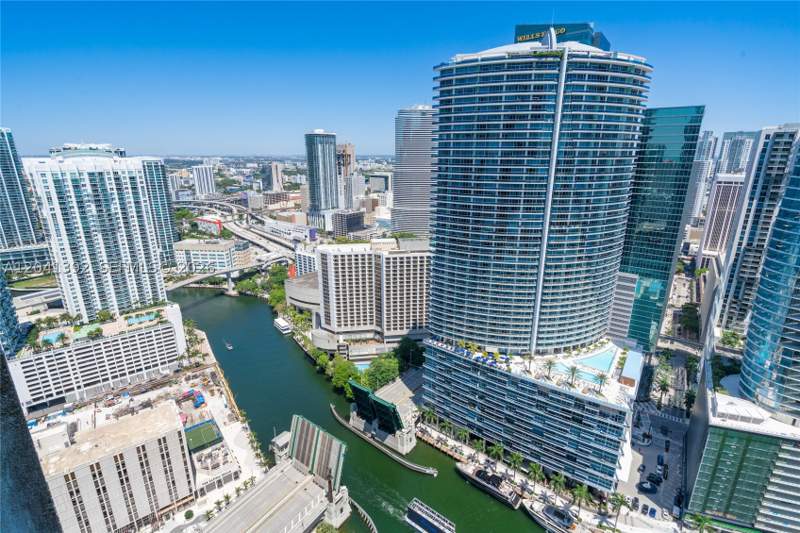 2 bedroom Condominium at 475 Brickell Ave 4715, Iconbrickell Condo No 1, Miami — photo 2