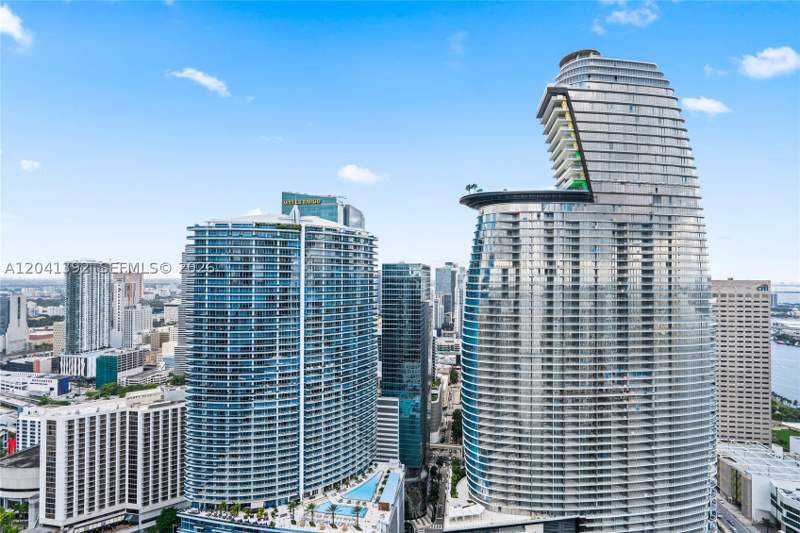 2 bedroom Condominium at 475 Brickell Ave 4715, Iconbrickell Condo No 1, Miami — photo 4