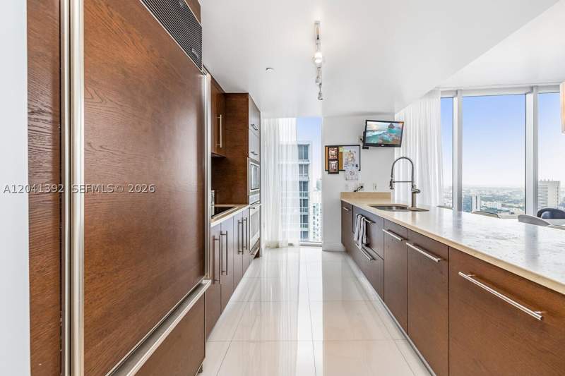 2 bedroom Condominium at 475 Brickell Ave 4715, Iconbrickell Condo No 1, Miami — photo 5