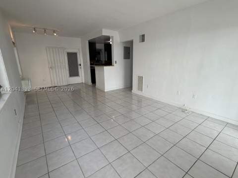 641 Espanola Way 3, Miami Beach FL - photo 10 of 18