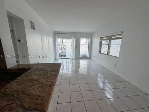 641 Espanola Way 3, Miami Beach FL - photo 6 of 18