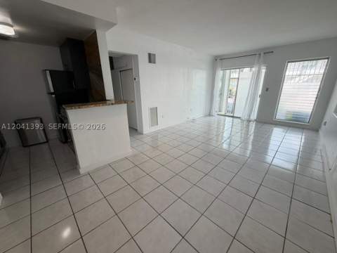 641 Espanola Way 3, Miami Beach FL - photo 7 of 18