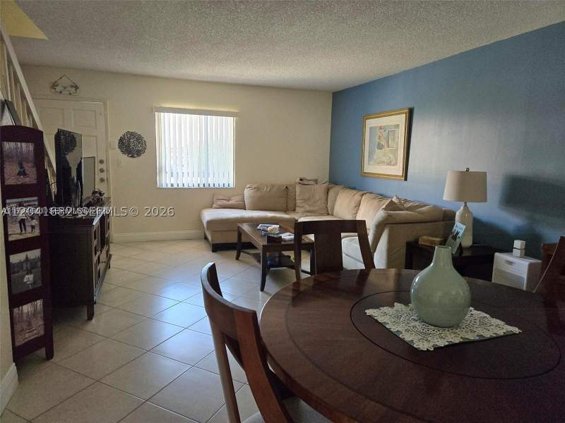 2 bedroom Condominium at 2174 W 60th St 17205, Hialeah Club Villas Condo, Hialeah — photo 3