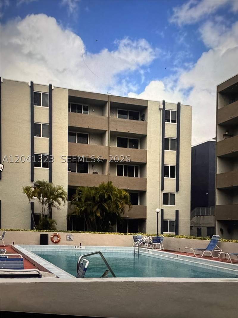 2 bedroom Condominium at 10090 NW 80th Ct 1241, Samari Lake East Condo, Hialeah Gardens — photo 3