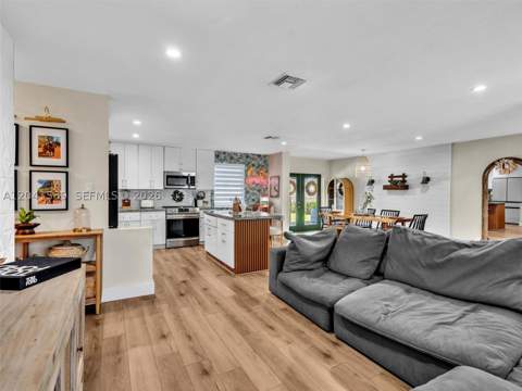 20210 SW 106th Ct, Cutler Bay FL - photo 11 of 50