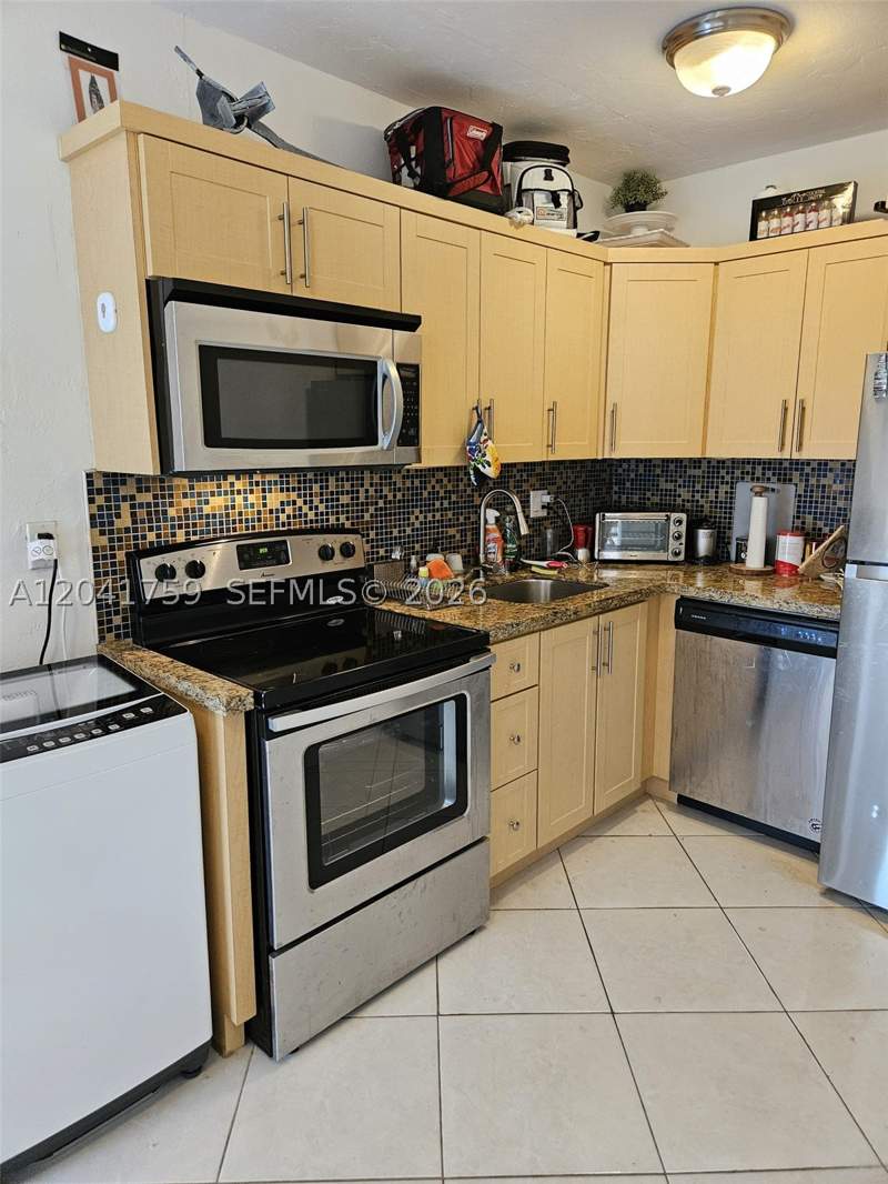1 bedroom Condominium at 7400 Harding Ave 22, Sea Wash Condo, Miami Beach — photo 3