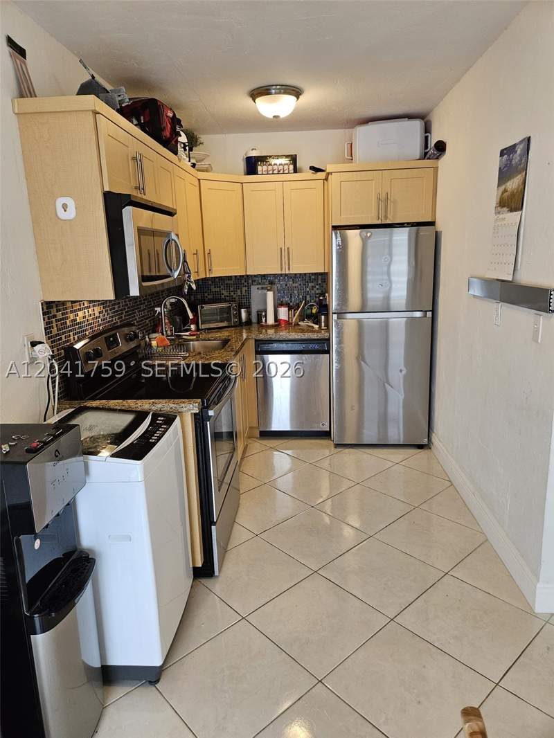 1 bedroom Condominium at 7400 Harding Ave 22, Sea Wash Condo, Miami Beach — photo 5