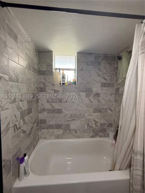17000 NW 67th Ave 402, Hialeah FL - photo 24 of 33