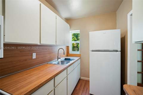 2750 NW 4th St, Miami FL - photo 11 of 39