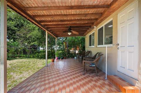 2750 NW 4th St, Miami FL - photo 24 of 39