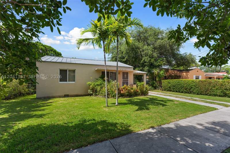 2 bedroom SingleFamilyResidence at 2750 NW 4th St, Grosse Pointe Highlands, Miami — photo 3