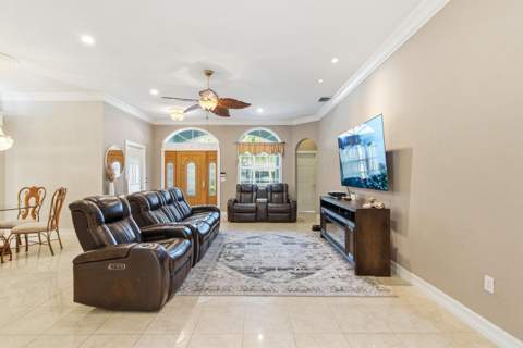 2570 SE 4th Place, Homestead FL - photo 10 of 63