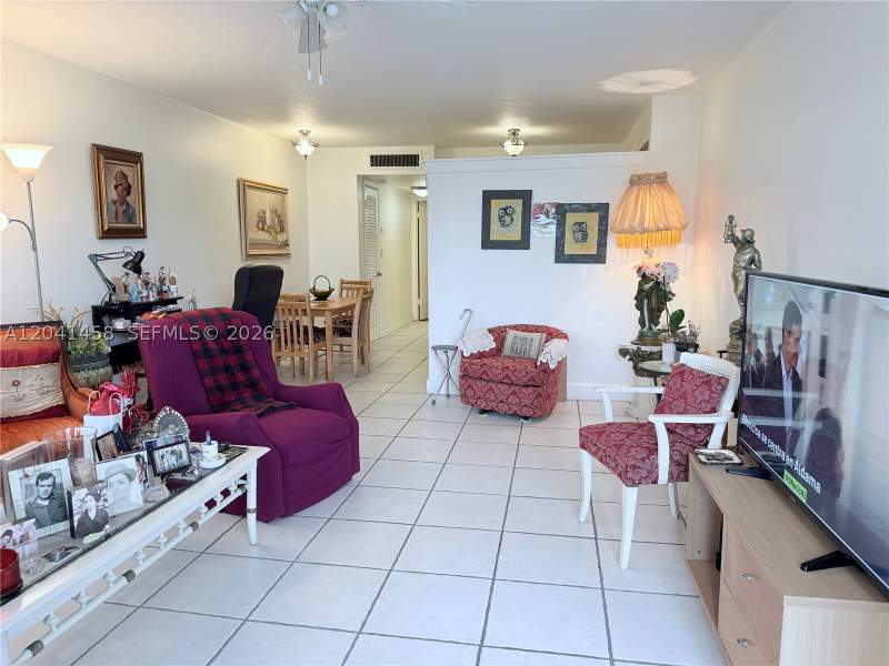 1 bedroom Condominium at 1120 102nd St 21, Golden Key Cndo, Bay Harbor Islands — photo 4