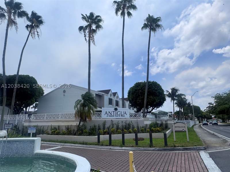 1 bedroom Condominium at 17425 NW 67th Pl N-13, Antigua At Cntry Clubof M, Hialeah — photo 4