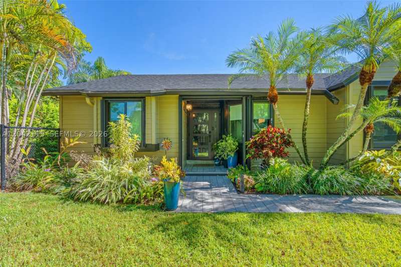 3 bedroom SingleFamilyResidence at 15031 SW 154th Ter, Kings Grant East, Miami — photo 1