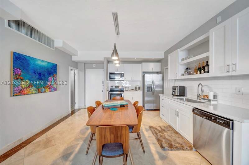 1 bedroom Condominium at 5005 Collins Ave Ph02, Carriage Club North, Miami Beach — photo 4