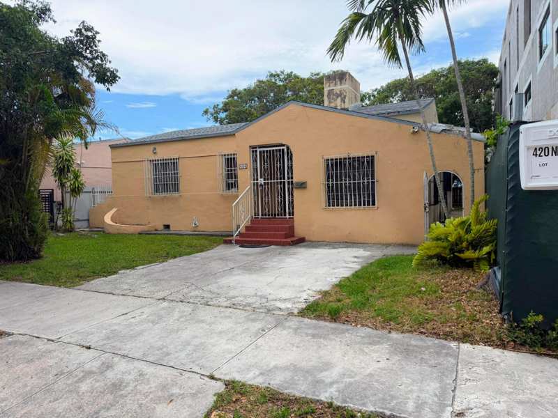 4 bedroom SingleFamilyResidence at 424 NE 72nd Street, Federal Way Amd, Miami — photo 1