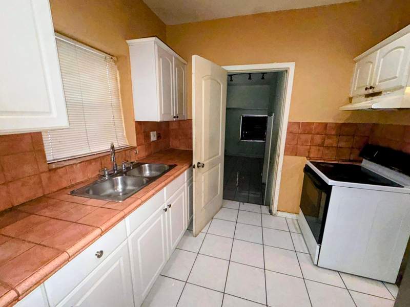 4 bedroom SingleFamilyResidence at 424 NE 72nd Street, Federal Way Amd, Miami — photo 4