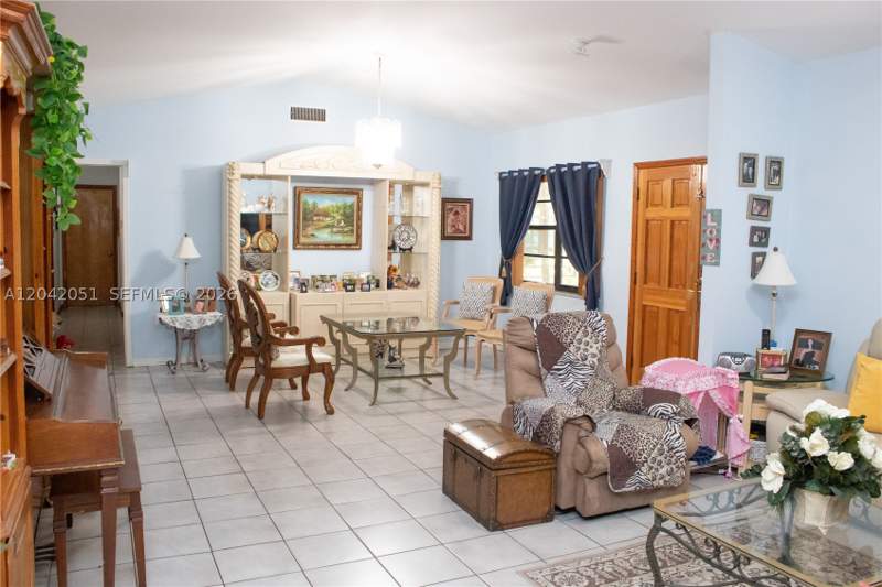 4 bedroom SingleFamilyResidence at 3603 SW 138th Ct, Martin Sub, Miami — photo 4