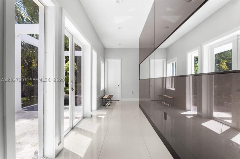 5 bedroom SingleFamilyResidence at 11900 Griffing Blvd, Biscayne Park Estates, Biscayne Park — photo 3
