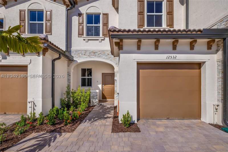 3 bedroom Townhouse at 12532 NW 23rd Pl, Golf Ests 1st Addn, Miami — photo 4