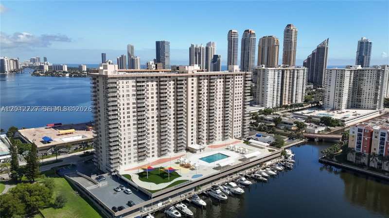 2 bedroom Condominium at 250 174th St 1211, Winston Towers 100 Condo, Sunny Isles Beach — photo 1