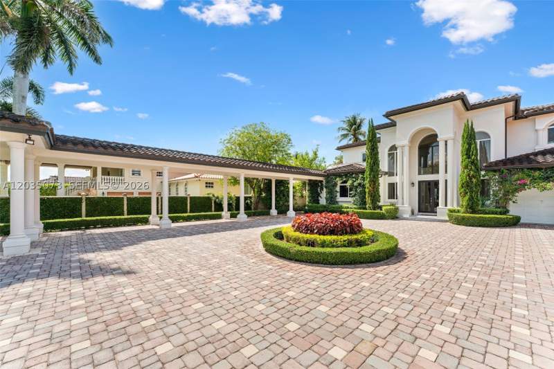 5 bedroom SingleFamilyResidence at 13470 SW 32nd St, J G Heads Farms Sub, Miami — photo 5