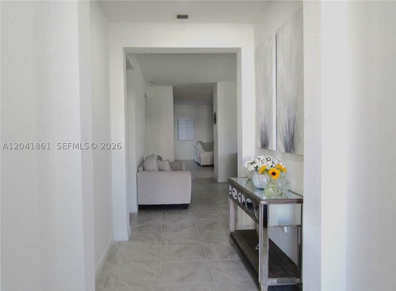 4 bedroom SingleFamilyResidence at 16825 SW 109th Pl, Heritage Estates, Miami — photo 4