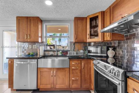 4766 SW 154th Ave, Miami FL - photo 11 of 54