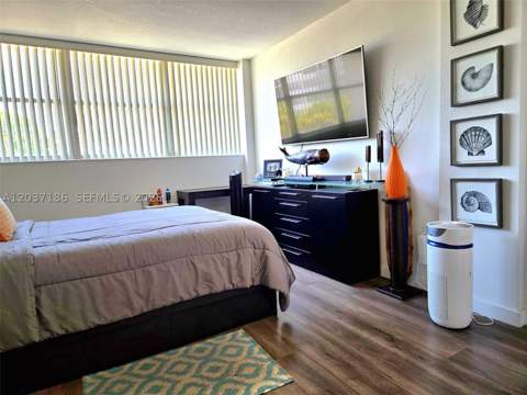 16850 S Glades Dr 2K, North Miami Beach FL - photo 21 of 41
