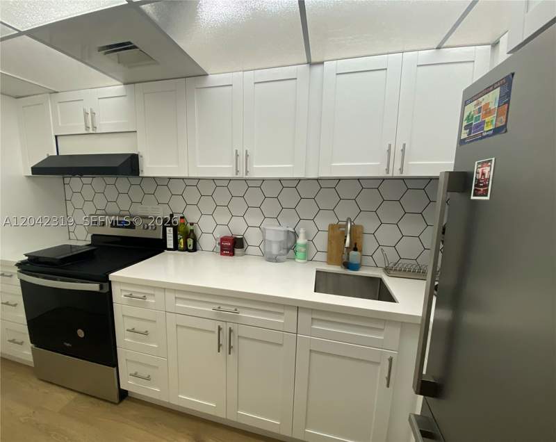 0 bedroom Condominium at 1000 West Avenue 531, Mirador 1000 Condo, Miami Beach — photo 2