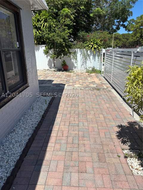 21122 NW 39th Ave, Miami Gardens FL - photo 7 of 28