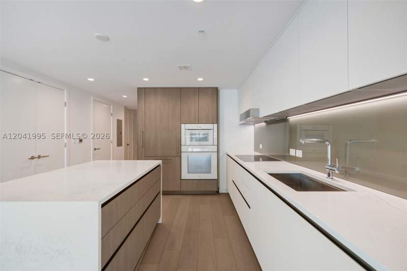 1 bedroom Condominium at 9221 E Bay Harbor Drive 210, La Baia Bay Harbor Islands, Bay Harbor Islands — photo 2