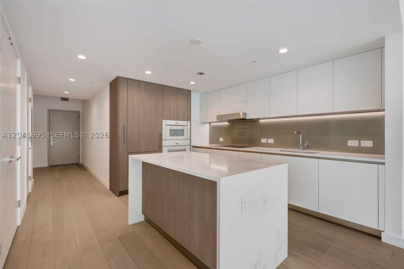 1 bedroom Condominium at 9221 E Bay Harbor Drive 210, La Baia Bay Harbor Islands, Bay Harbor Islands — photo 3