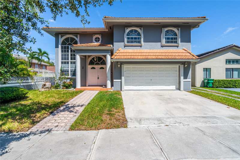 5 bedroom SingleFamilyResidence at 15251 NW 89th Ave, West Lakes Gardens 1st Ad, Miami Lakes — photo 1