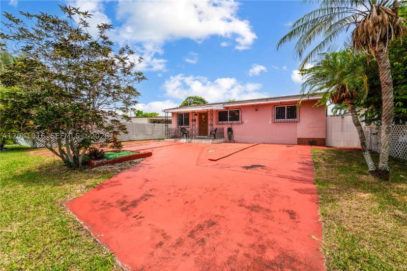 3 bedroom SingleFamilyResidence at 11941 SW 4th St, Sweetwater Golf Course To, Miami — photo 2