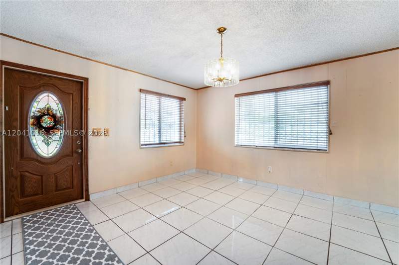 3 bedroom SingleFamilyResidence at 11941 SW 4th St, Sweetwater Golf Course To, Miami — photo 5