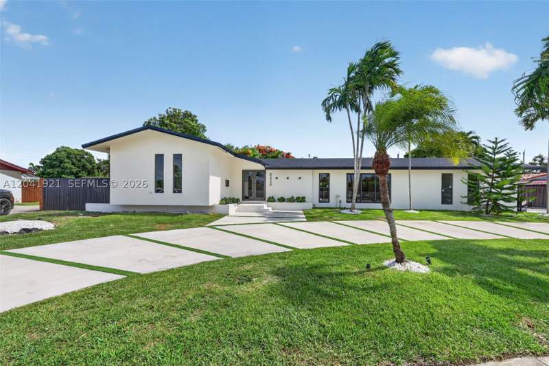3 bedroom SingleFamilyResidence at 8430 SW 88th St, Gale Ranch Ests, Miami — photo 2
