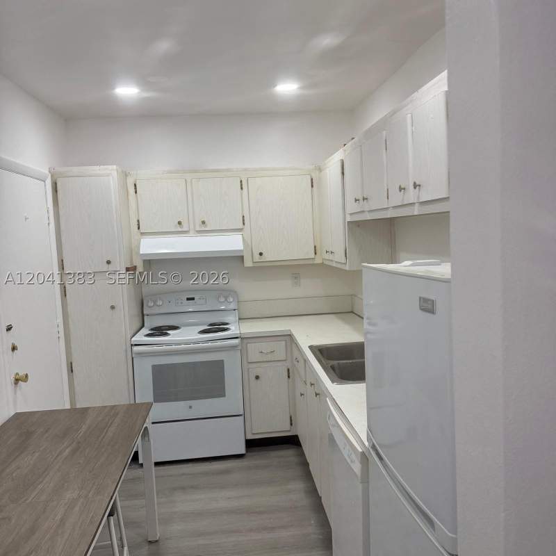 1 bedroom Condominium at 9159 SW 77th Ave 211, Ken-Dade No 2 Condominium, Miami — photo 2